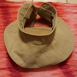 Magellan sportswear hat.